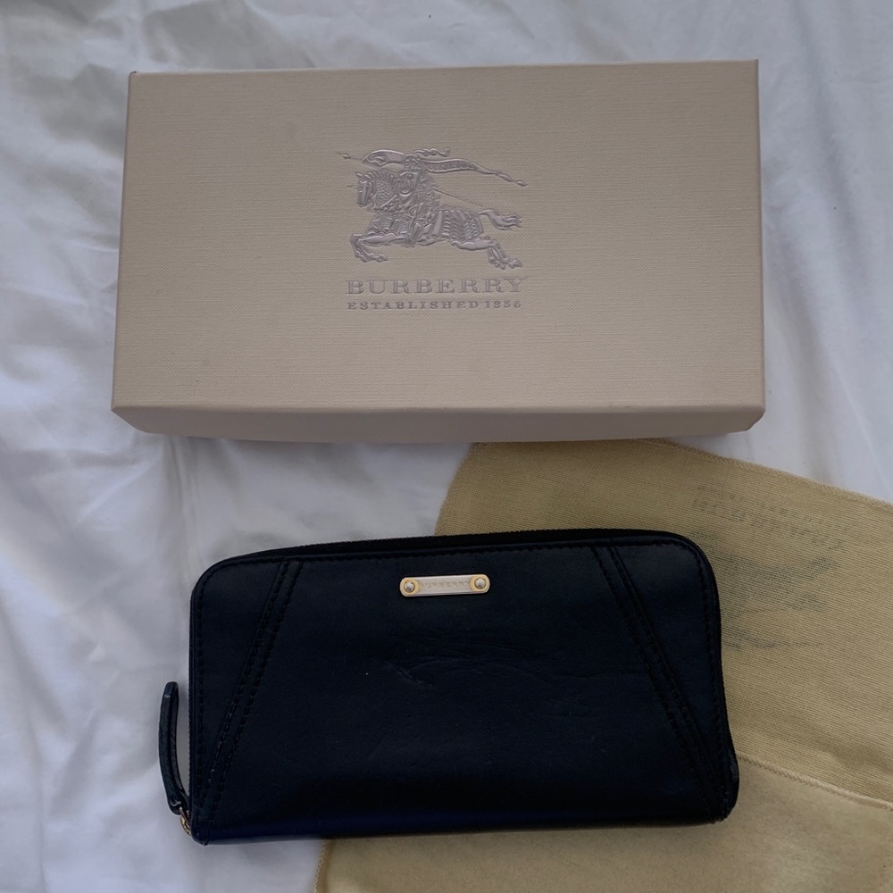 Burberry Ziparound Women’s Wallet